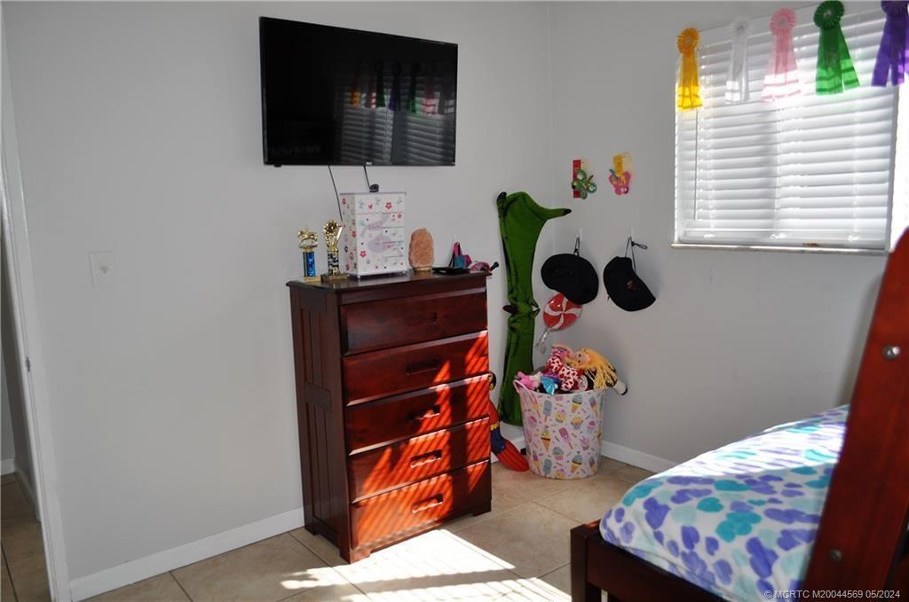 2113-2115 NE 56th Court