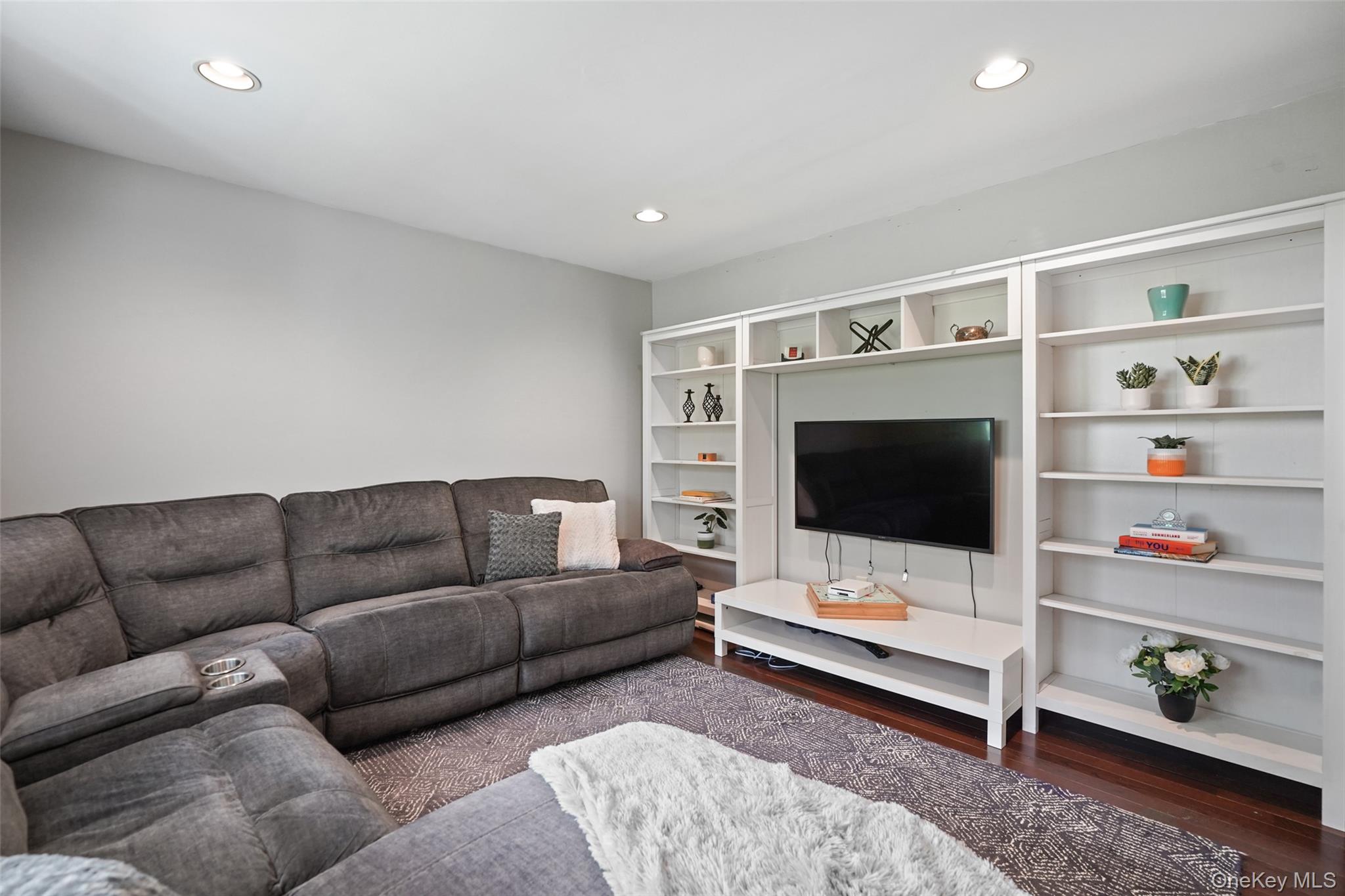 12 Hilltop Drive
