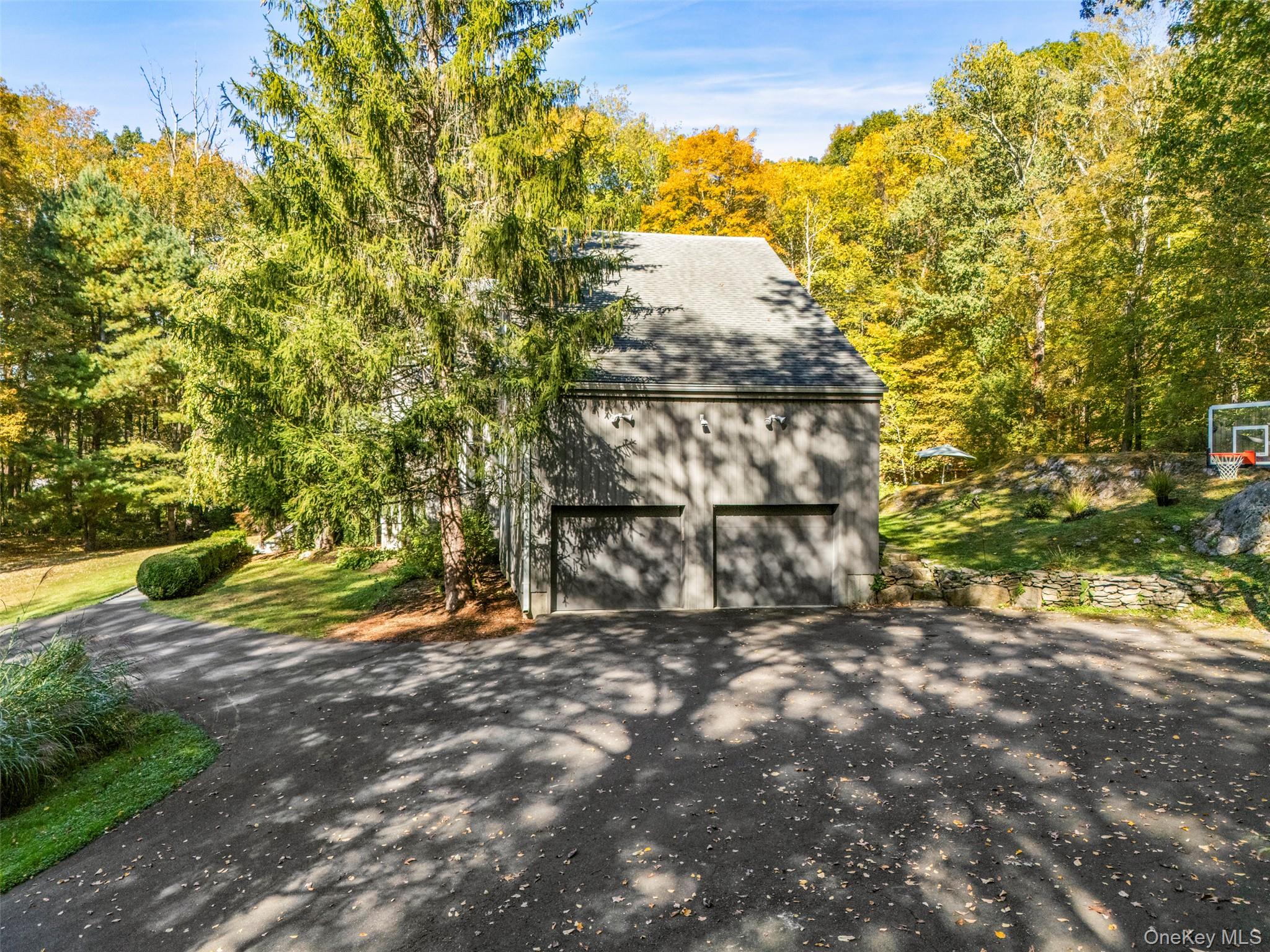 61 Mill River Road