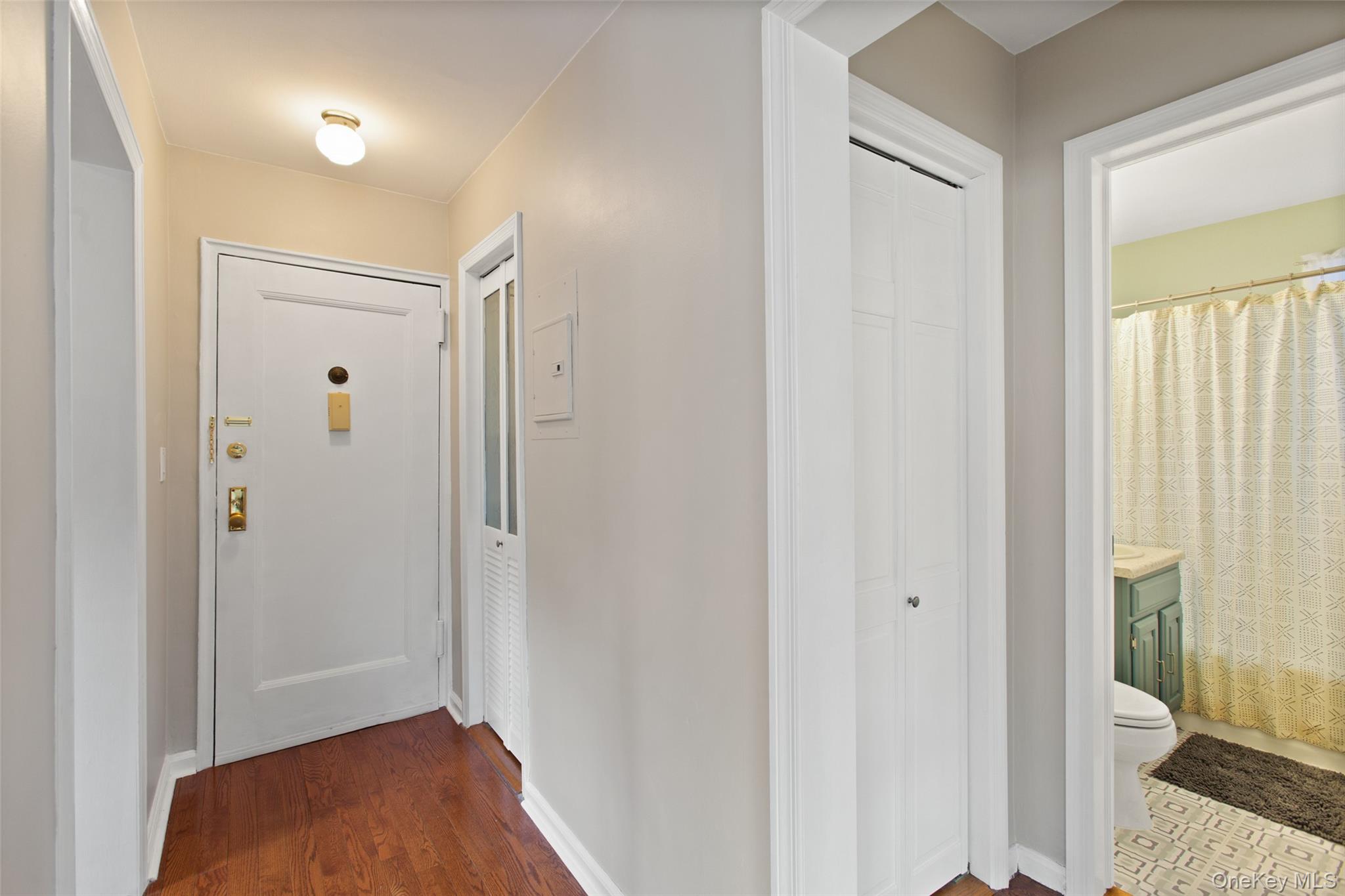 320 S Broadway Unit: R12