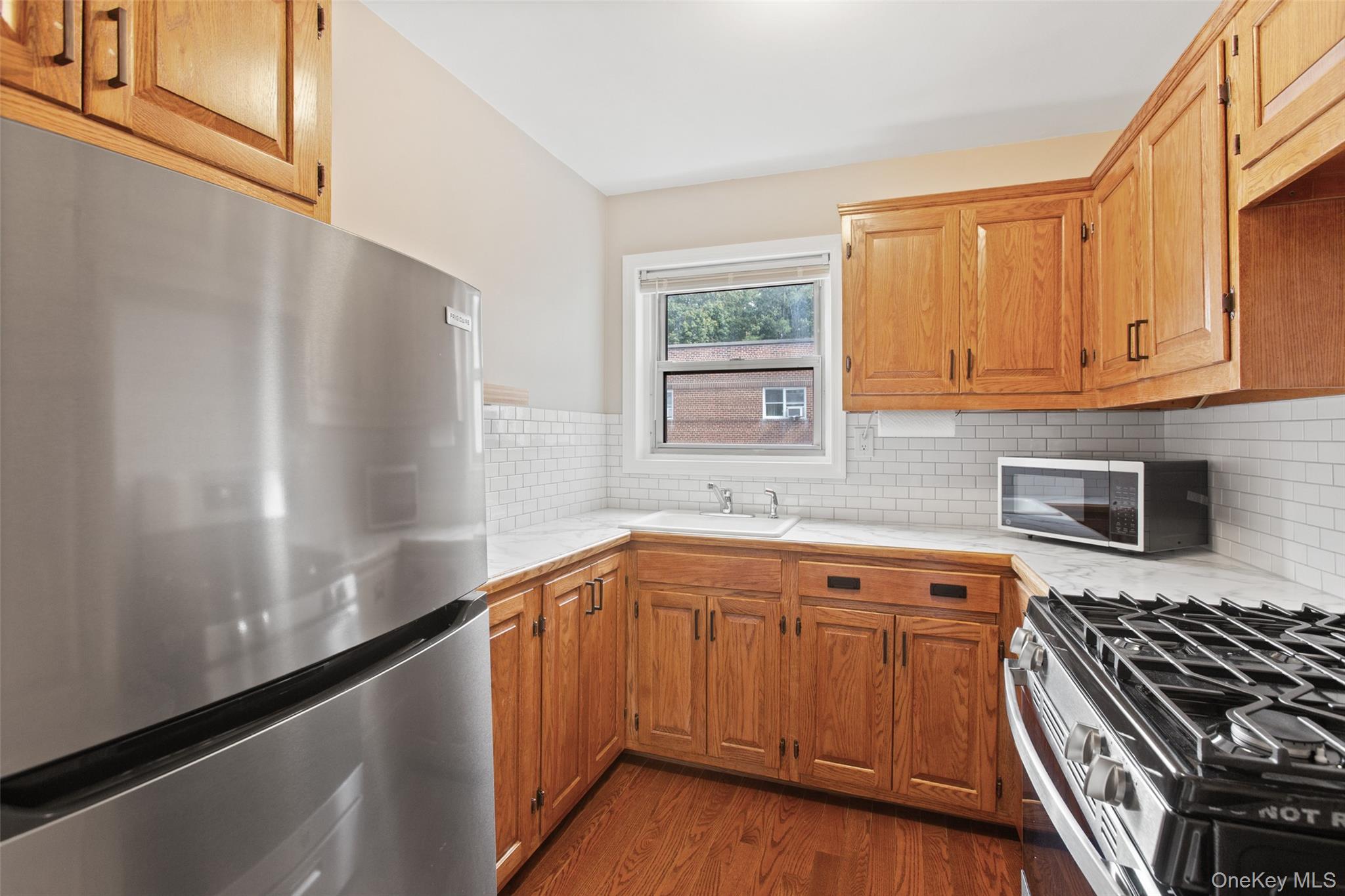 320 S Broadway Unit: R12