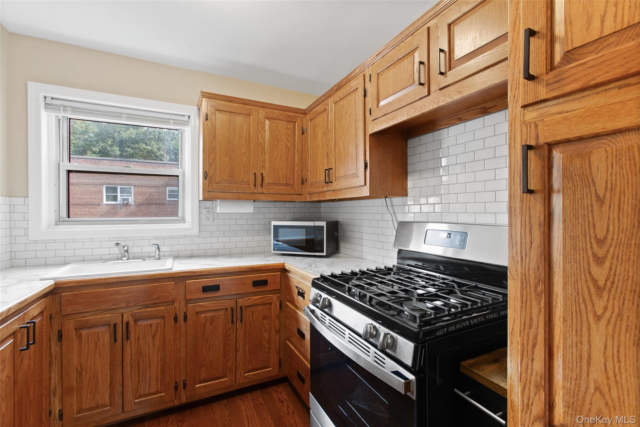 320 S Broadway Unit: R12
