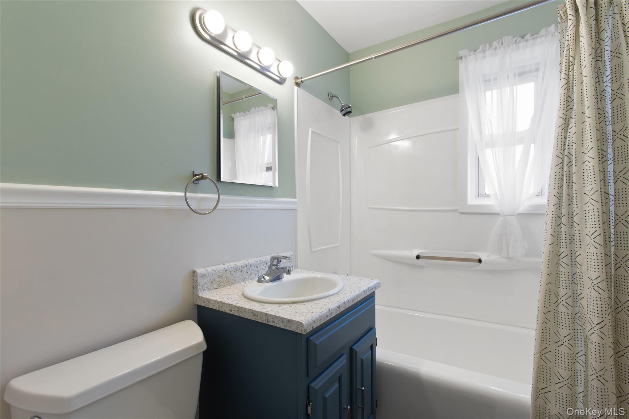 320 S Broadway Unit: R12