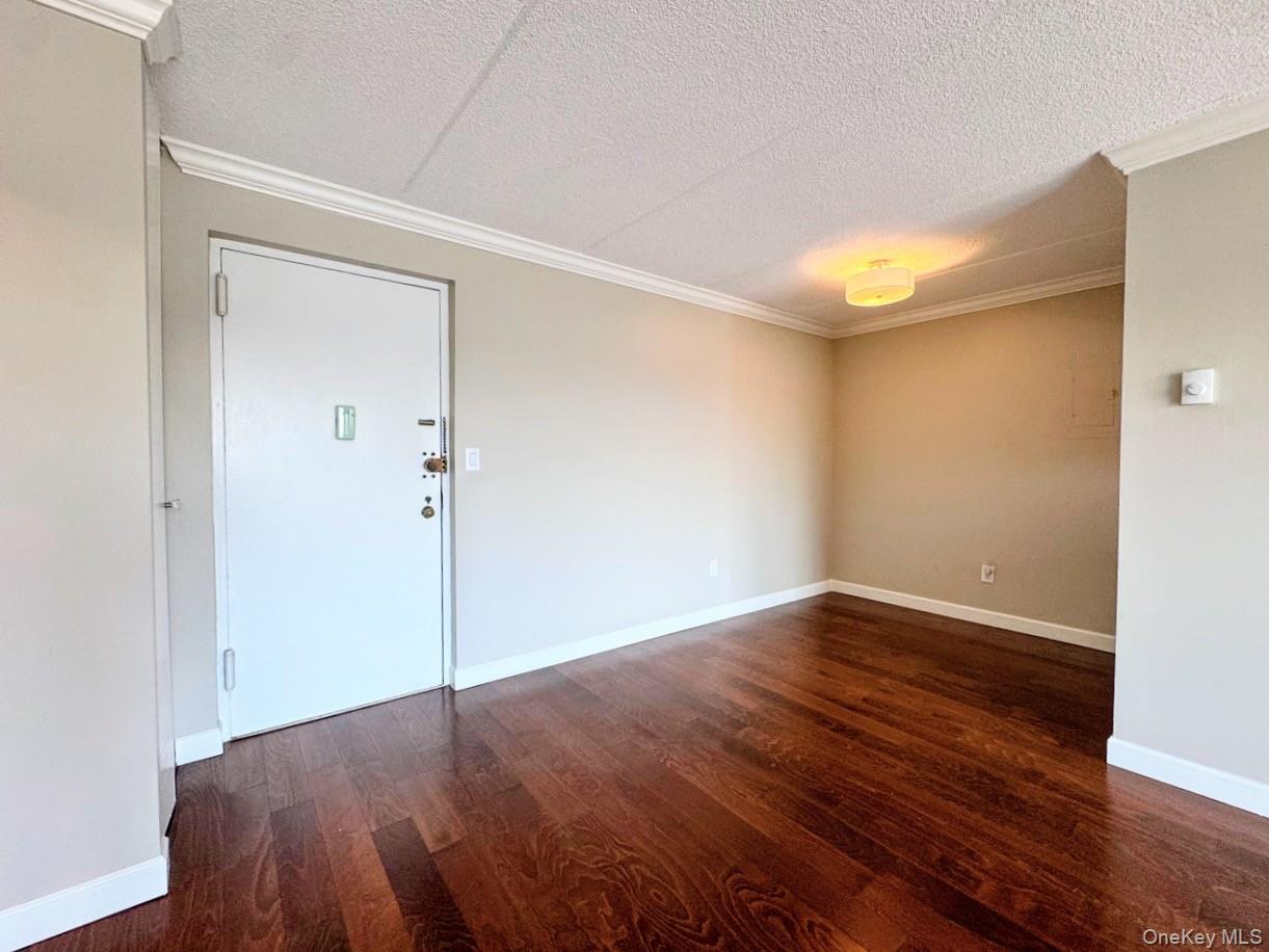 128 Colonial Parkway Unit: 3B