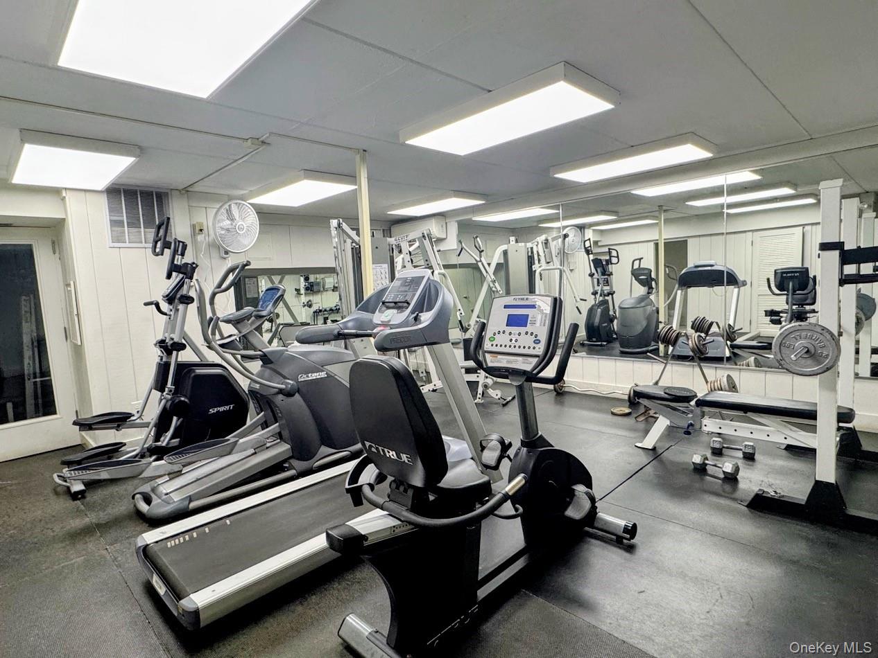 128 Colonial Parkway Unit: 3B