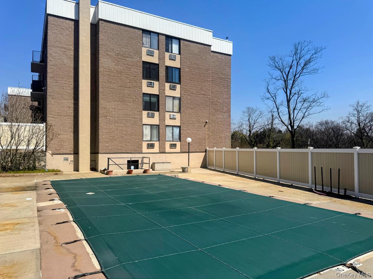 128 Colonial Parkway Unit: 3B