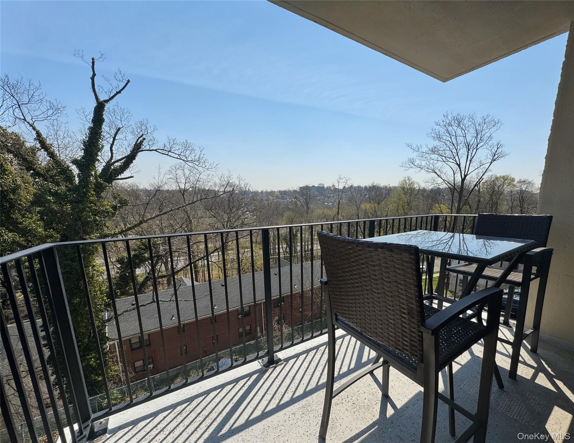 128 Colonial Parkway Unit: 3B