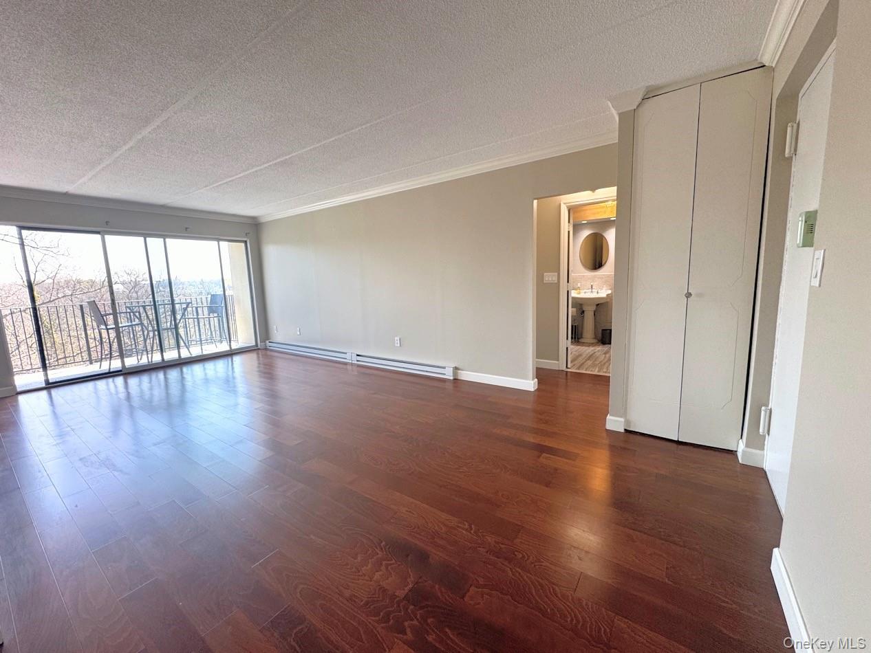 128 Colonial Parkway Unit: 3B