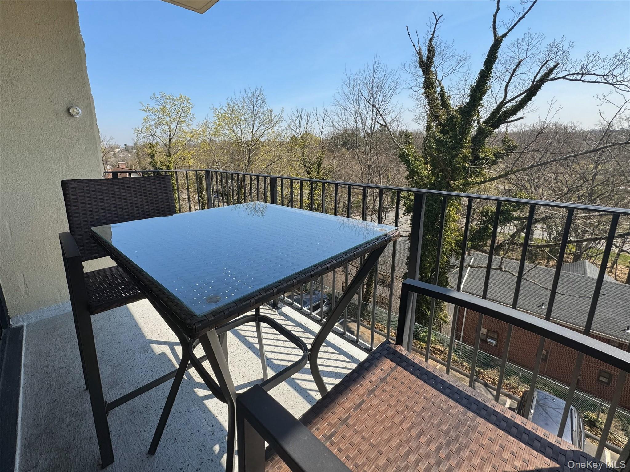 128 Colonial Parkway Unit: 3B