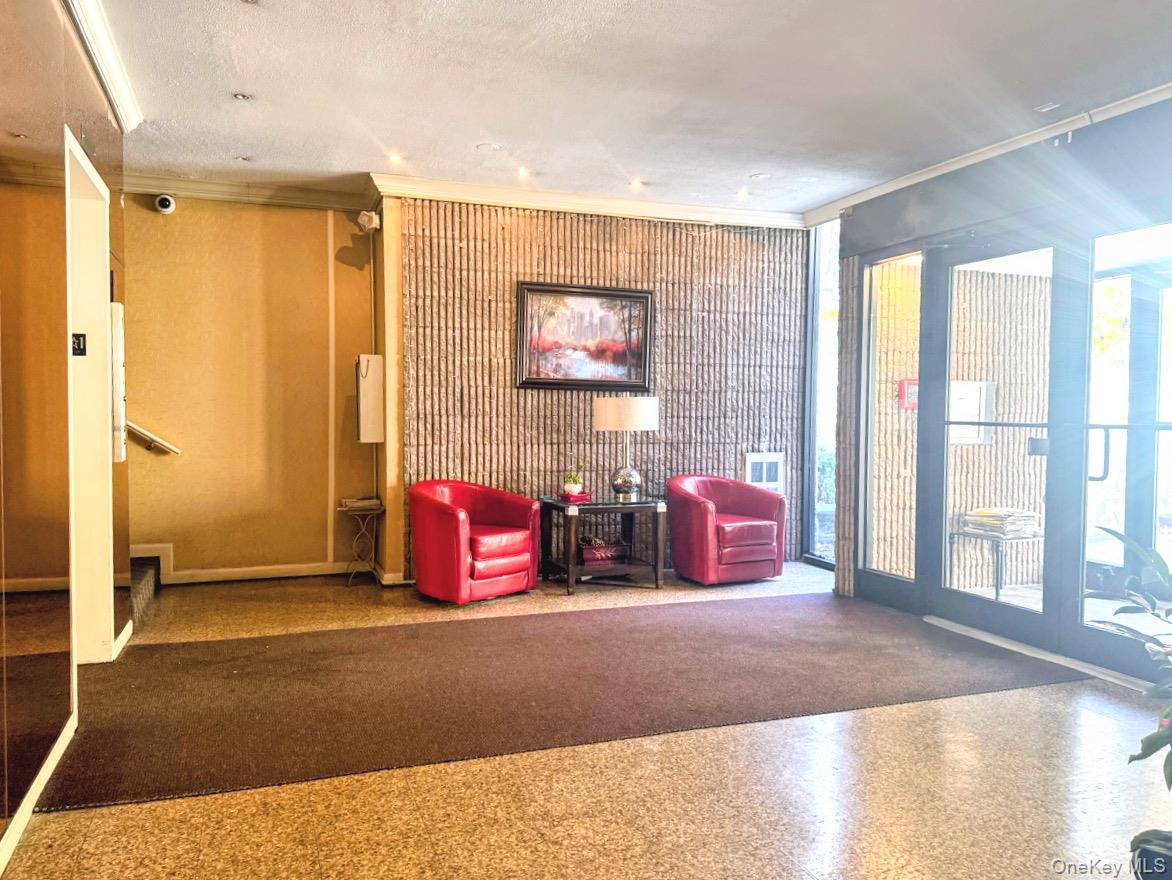 128 Colonial Parkway Unit: 3B