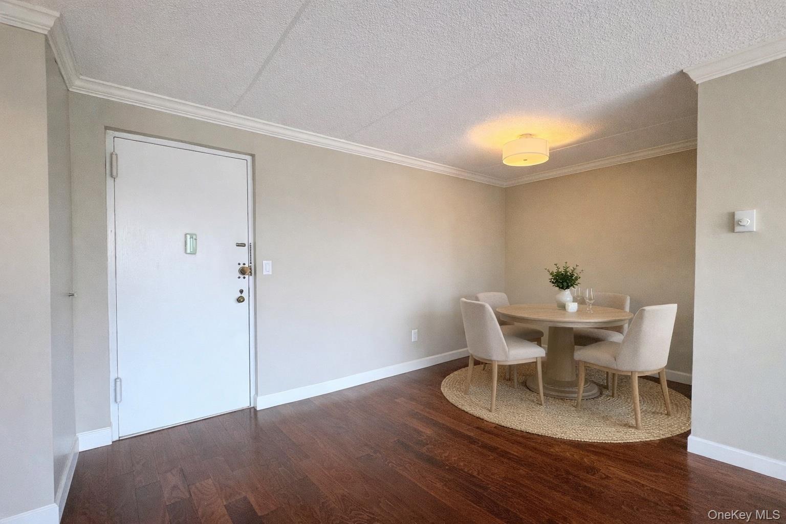 128 Colonial Parkway Unit: 3B