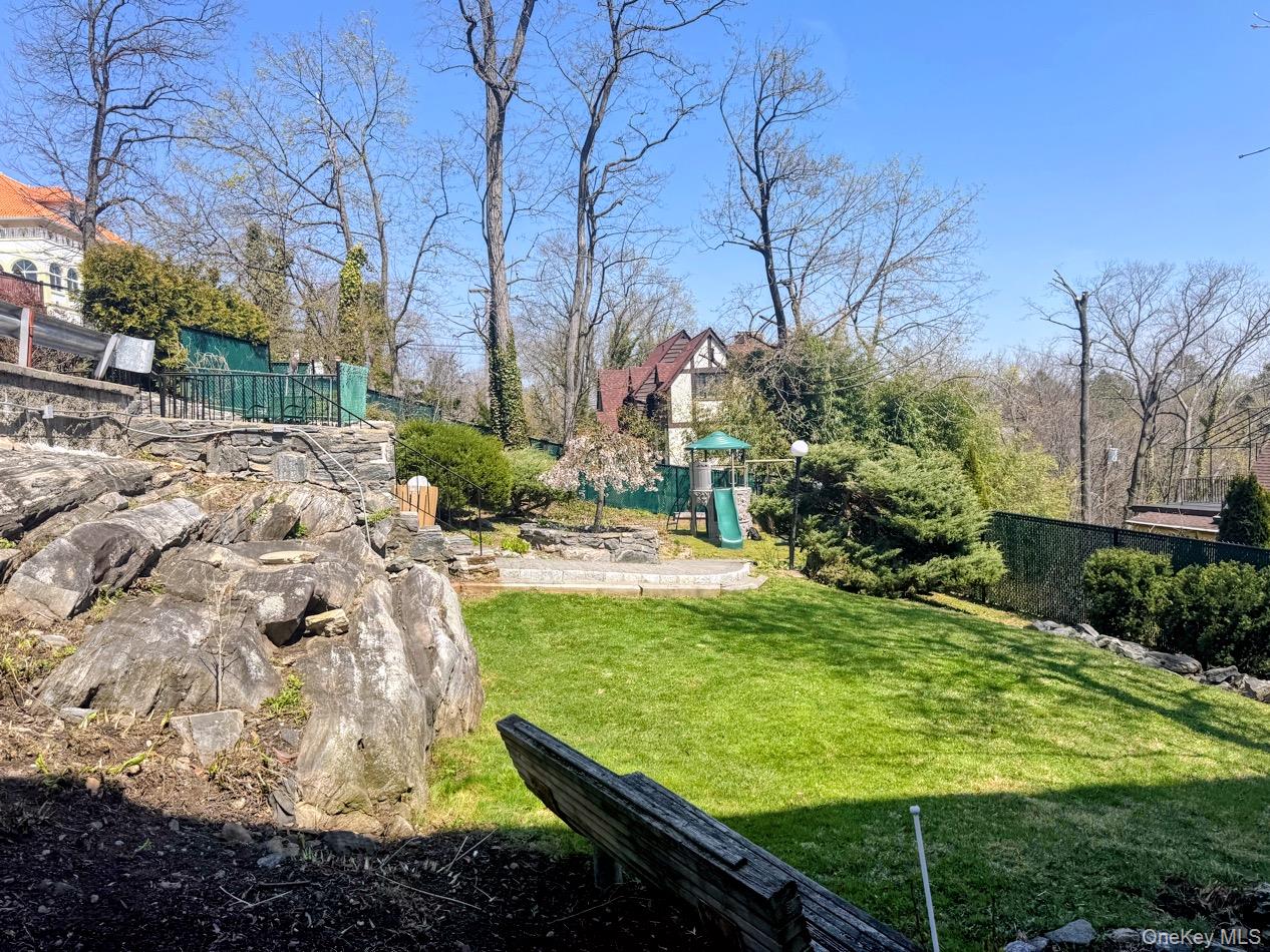 128 Colonial Parkway Unit: 3B