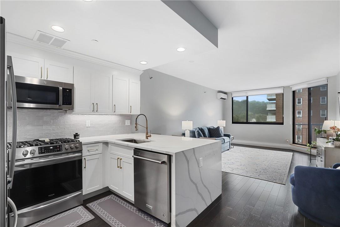 50 E Hartsdale Avenue Unit: 4R