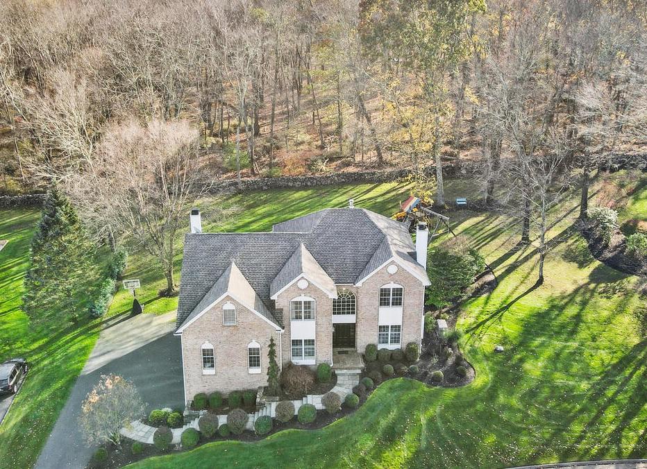 7 Trotter Drive