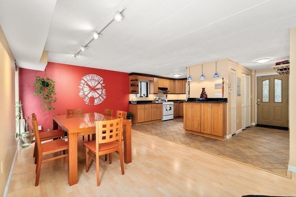 1856 Beacon St Unit: TER