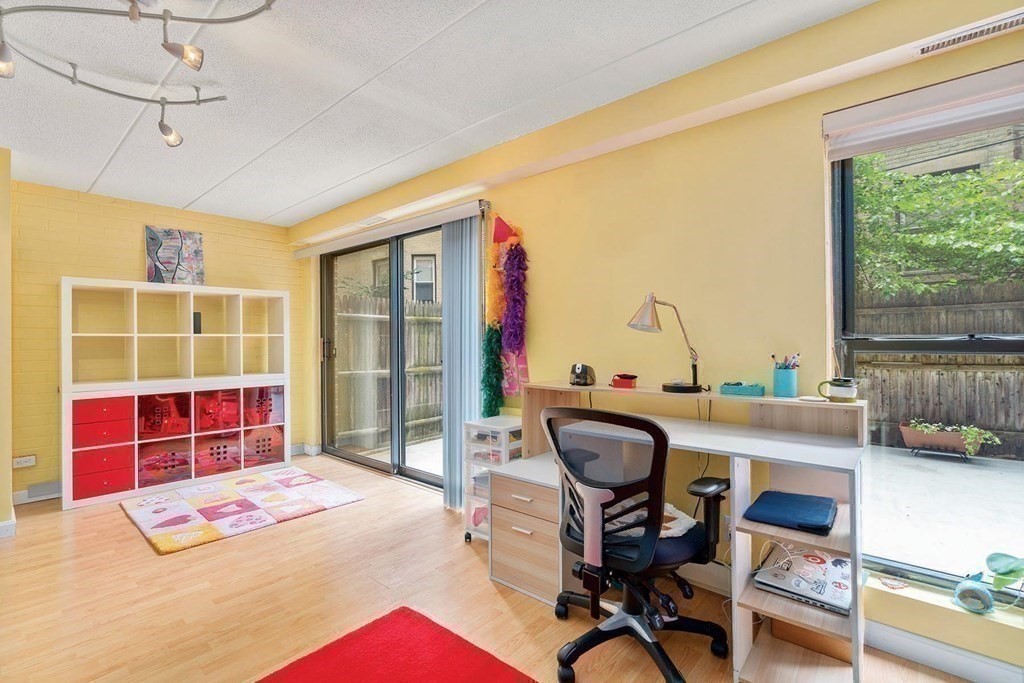 1856 Beacon St Unit: TER