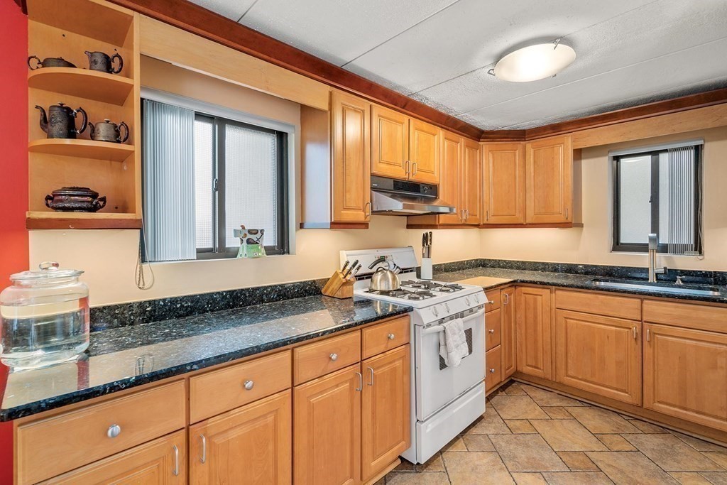 1856 Beacon St Unit: TER