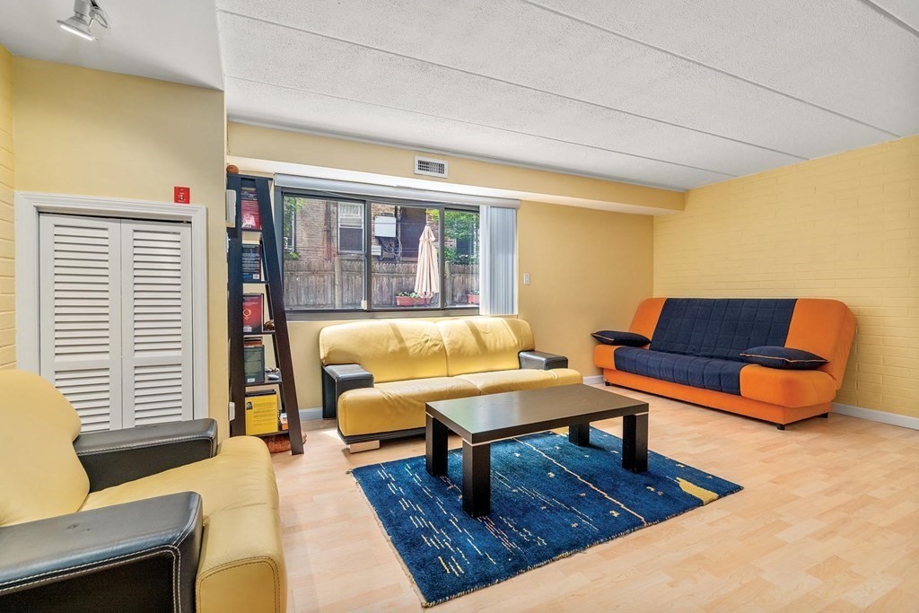 1856 Beacon St Unit: TER