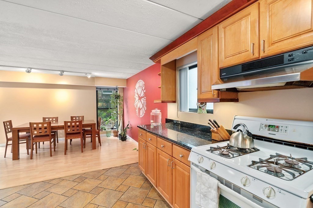 1856 Beacon St Unit: TER