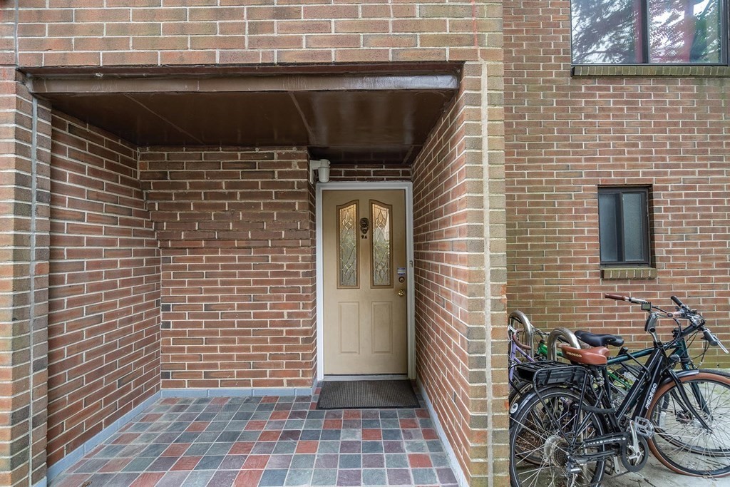 1856 Beacon St Unit: TER