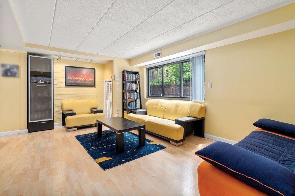 1856 Beacon St Unit: TER