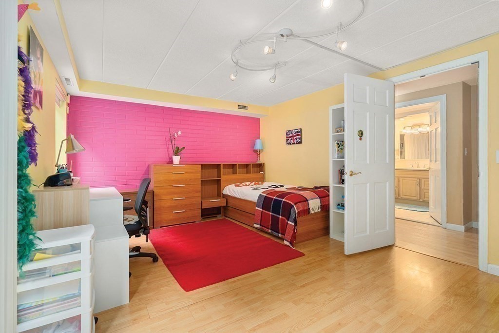 1856 Beacon St Unit: TER