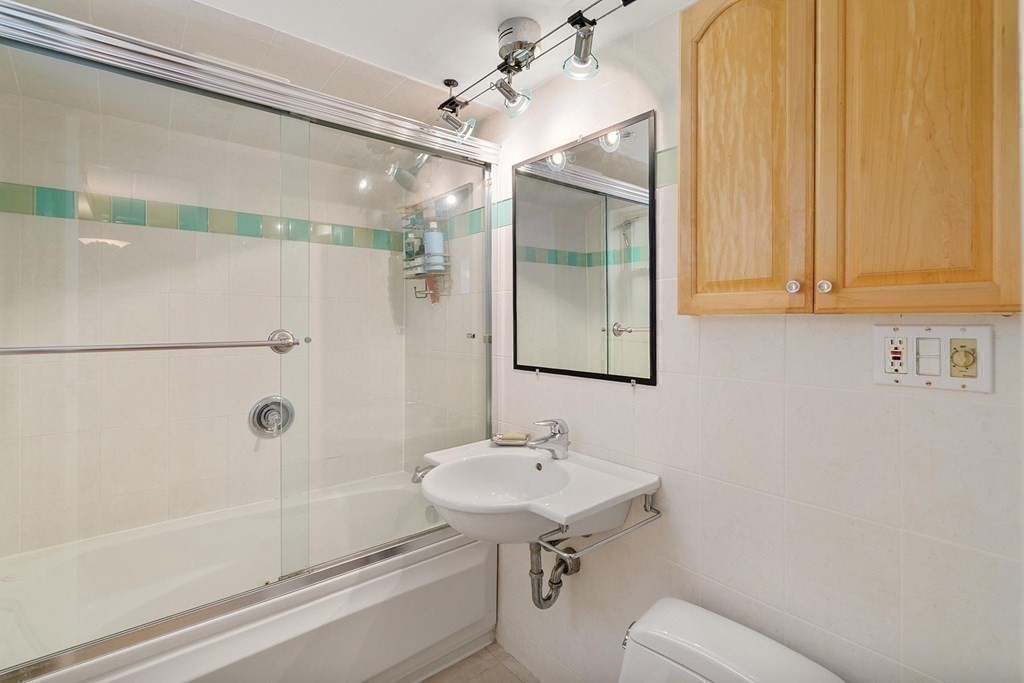 1856 Beacon St Unit: TER