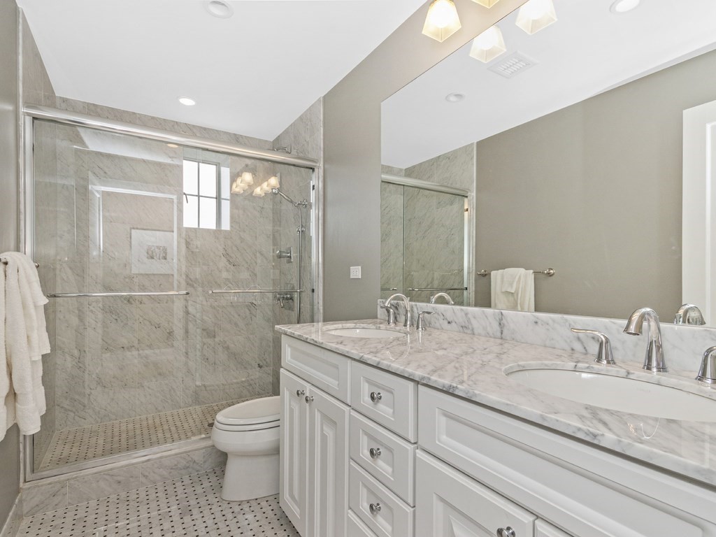 20 Chapel St # C1005