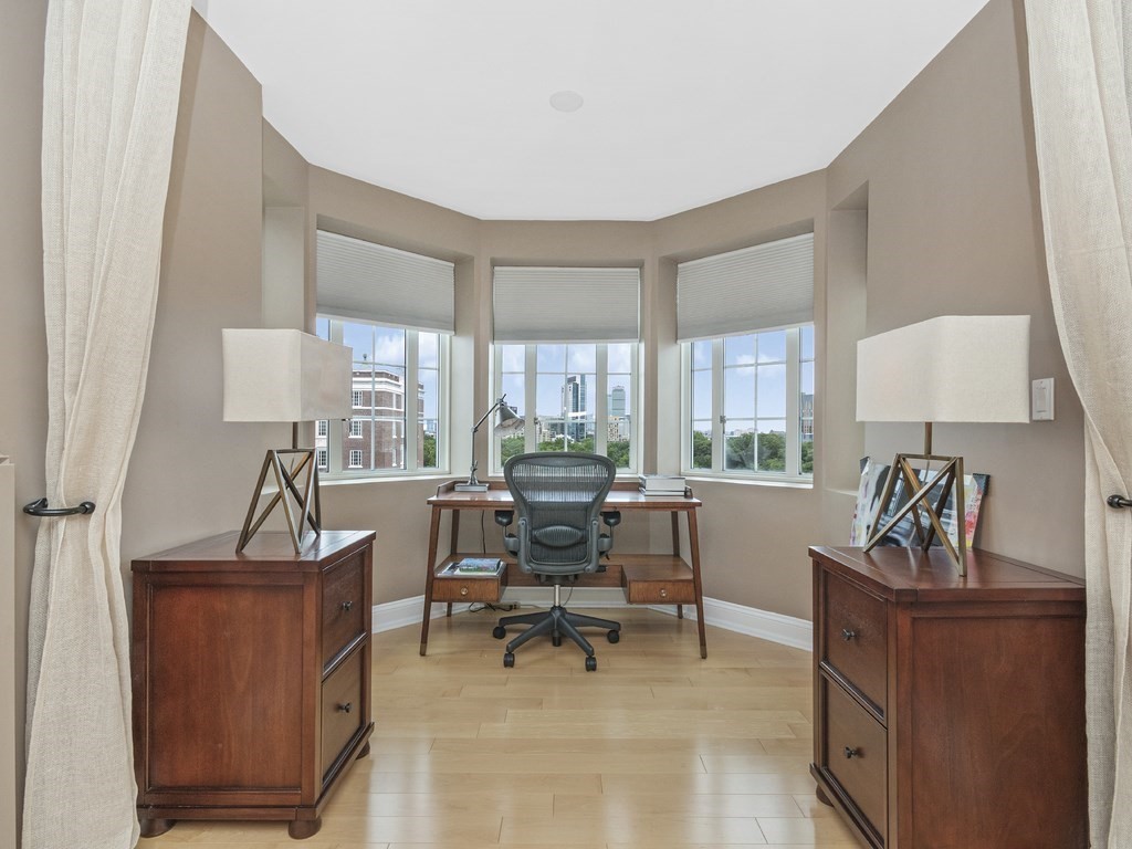 20 Chapel St # C1005