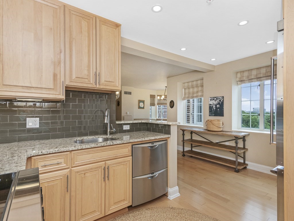 20 Chapel St # C1005