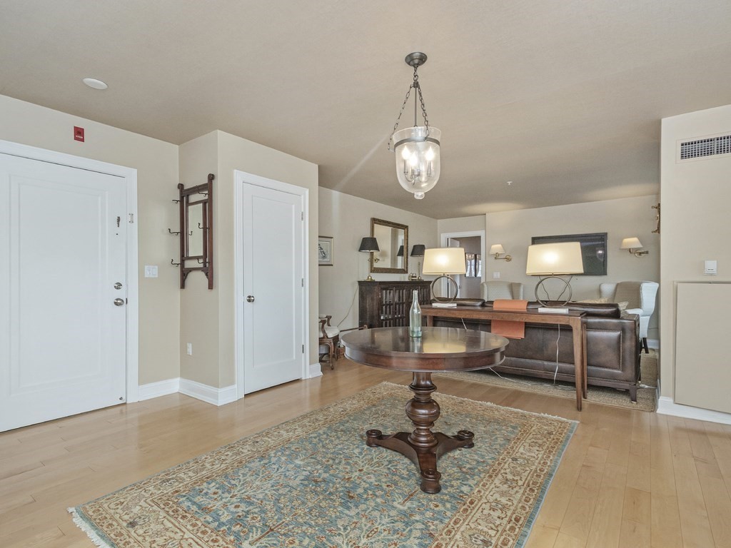 20 Chapel St # C1005