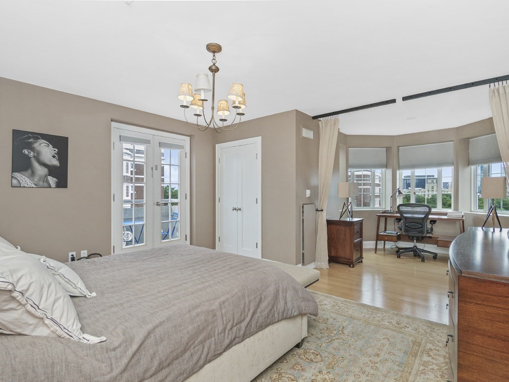 20 Chapel St # C1005