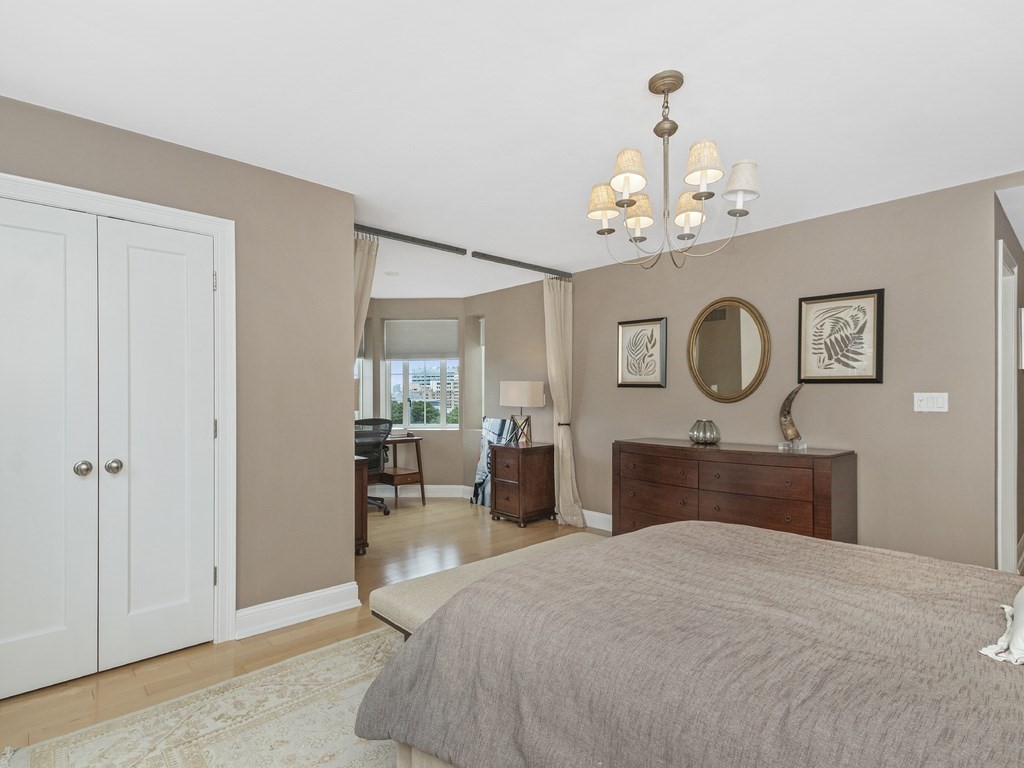 20 Chapel St # C1005