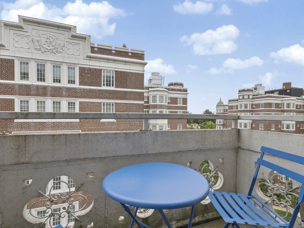 20 Chapel St # C1005