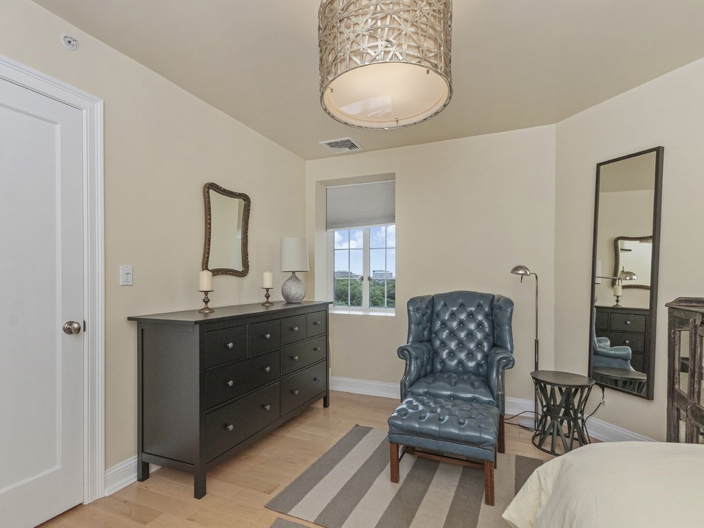 20 Chapel St # C1005