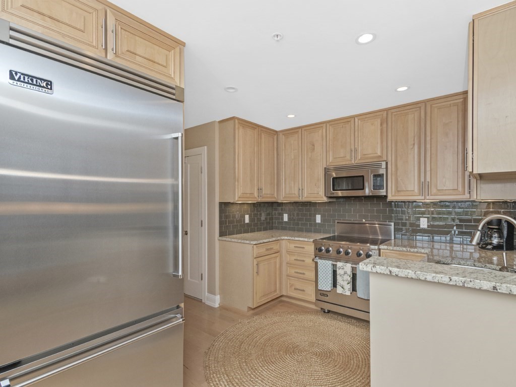 20 Chapel St # C1005