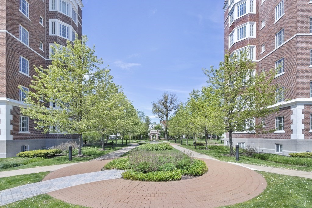 20 Chapel St # C1005