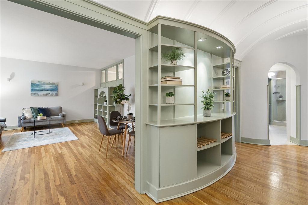 439 Washington St # 5