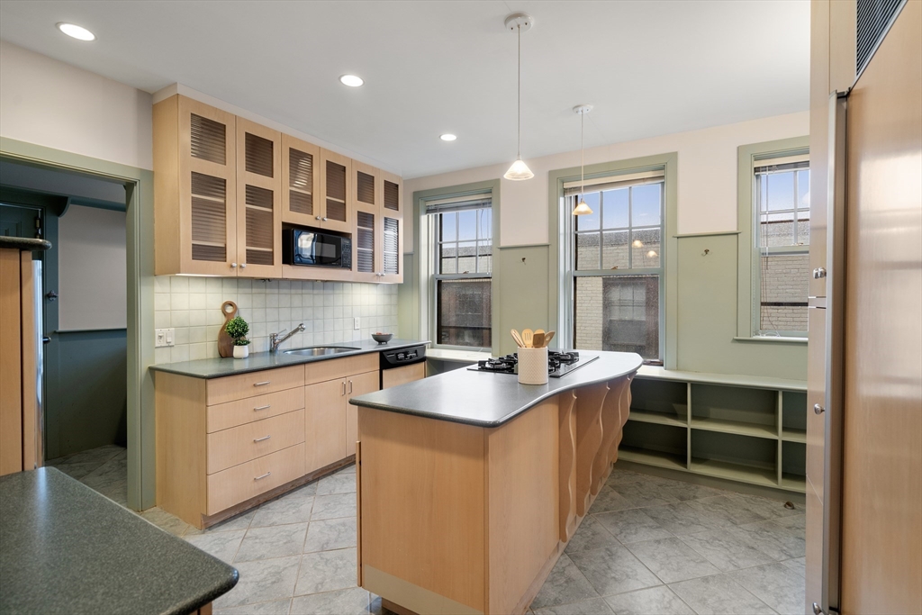 439 Washington St # 5