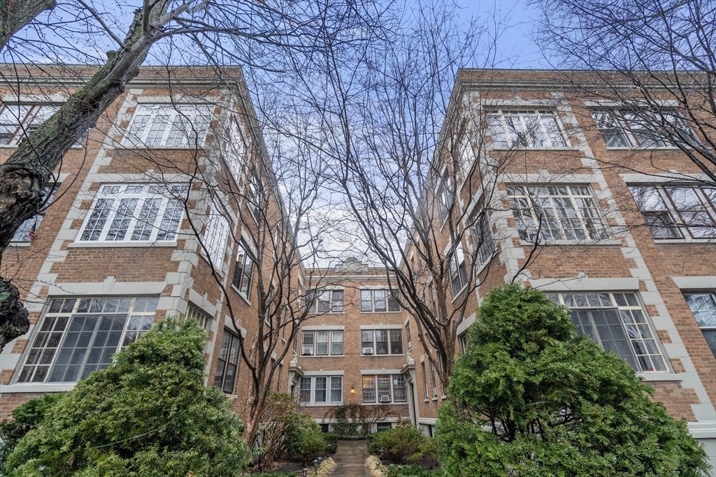 439 Washington St # 5