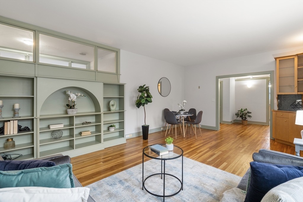 439 Washington St # 5