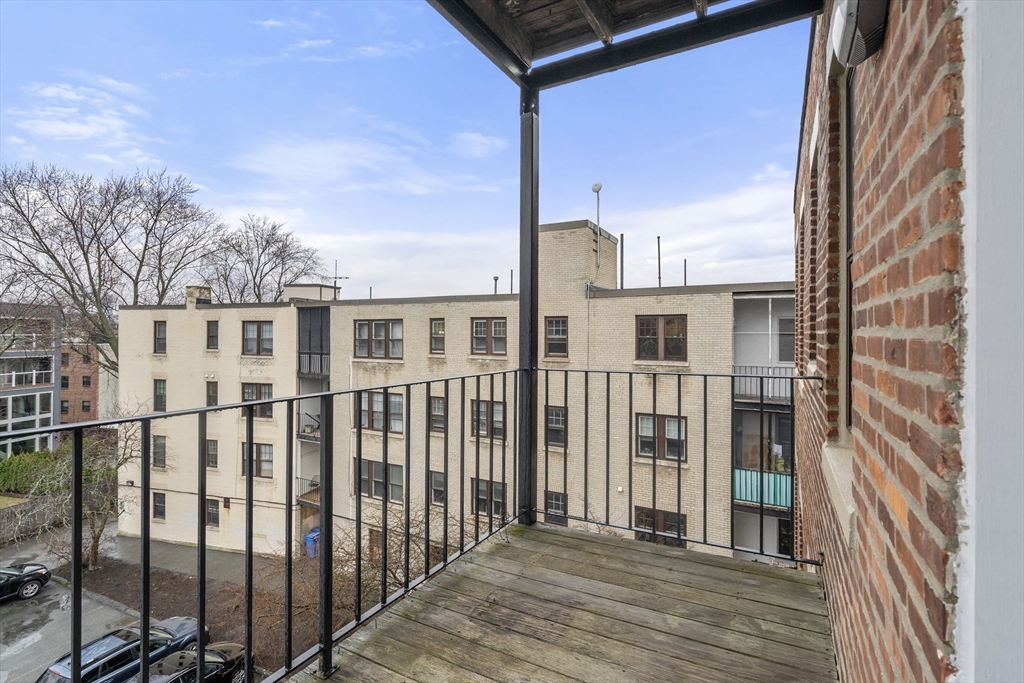 439 Washington St # 5