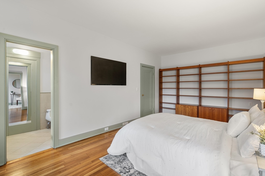 439 Washington St # 5