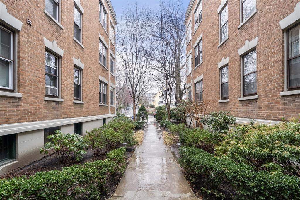 439 Washington St # 5