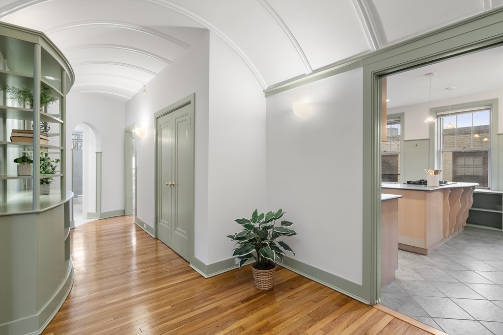 439 Washington St # 5