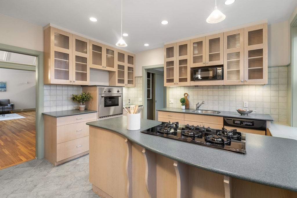 439 Washington St # 5