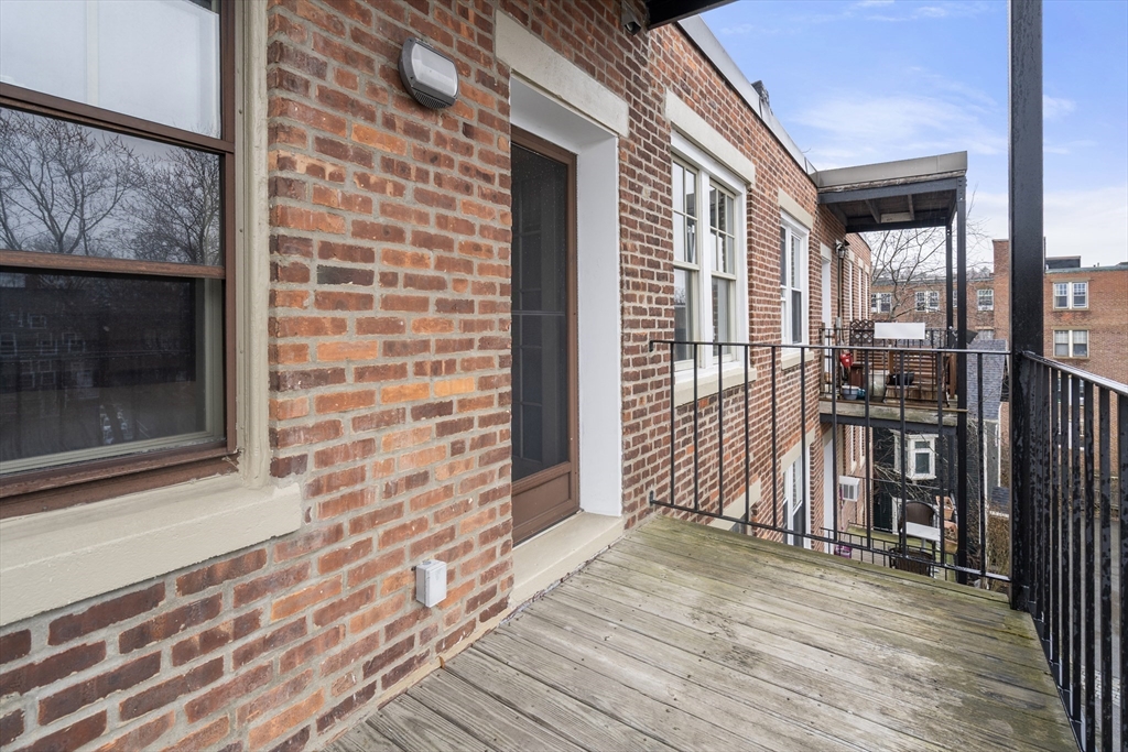 439 Washington St # 5