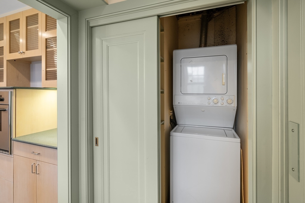 439 Washington St # 5