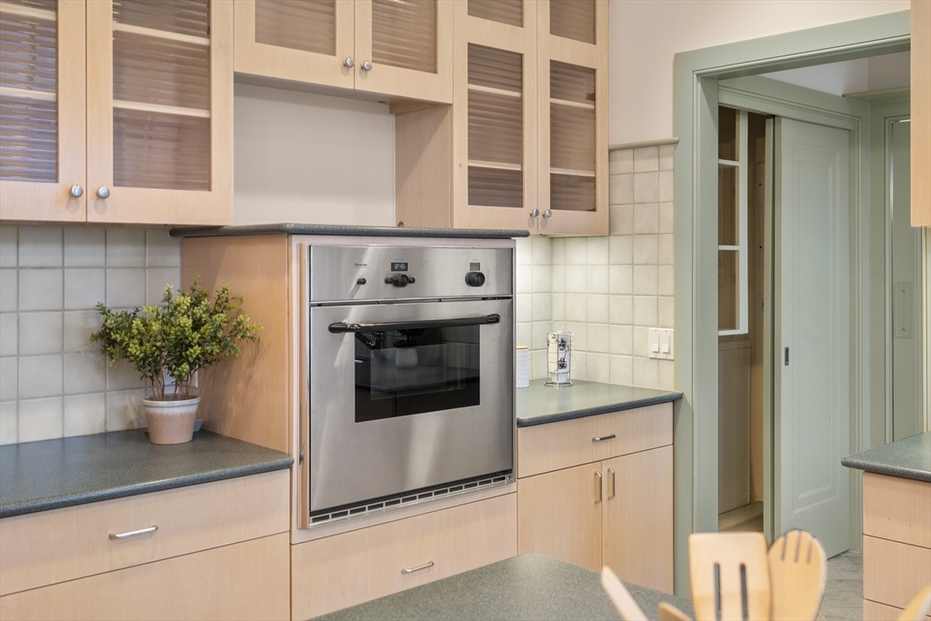 439 Washington St # 5