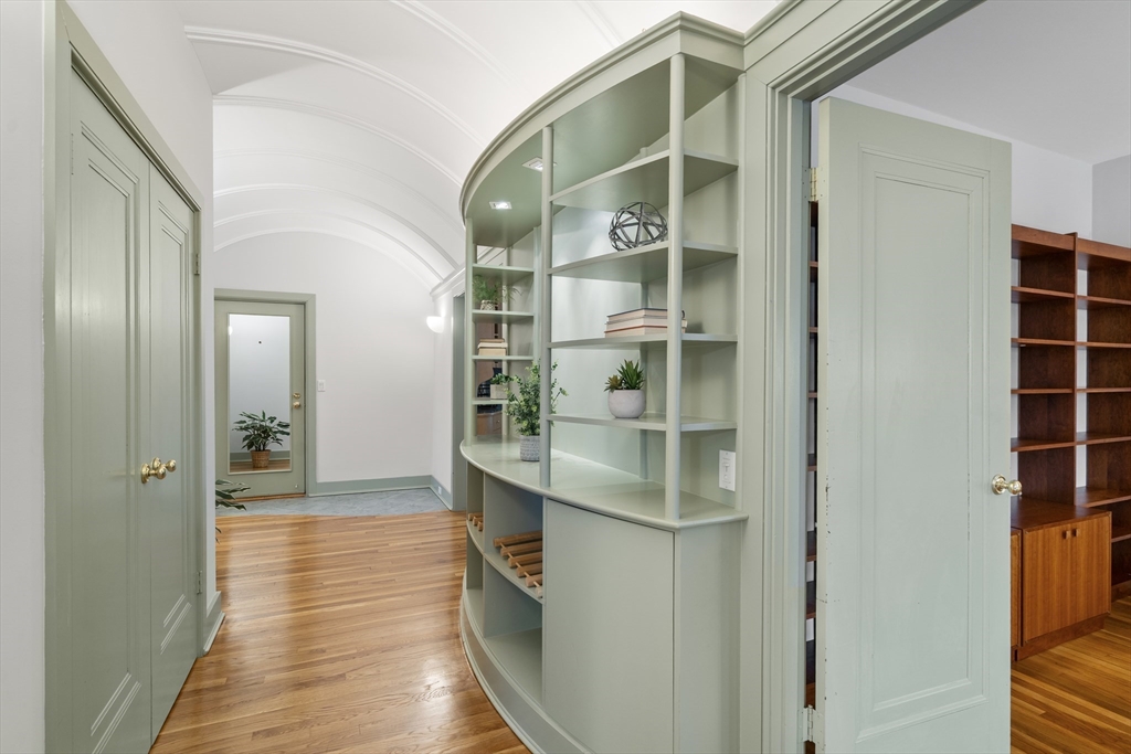 439 Washington St # 5